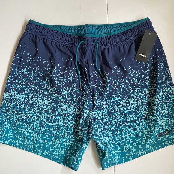 New mens XXL and XL Oakley Beach Pixel shorts - Picture 1 of 5
